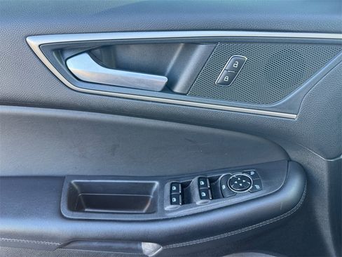 Used 2024 Ford Edge SEL image 20