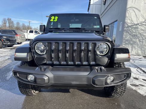 Used 2023 Jeep Wrangler Unlimited Sahara image 9
