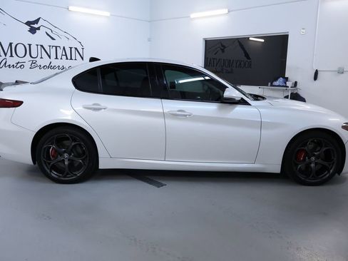 Used 2018 Alfa Romeo Giulia Ti Sport w/ Quick Order Package 22S Sport AWD/4WD image 8