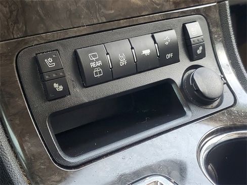 Used 2012 GMC Acadia Denali image 20