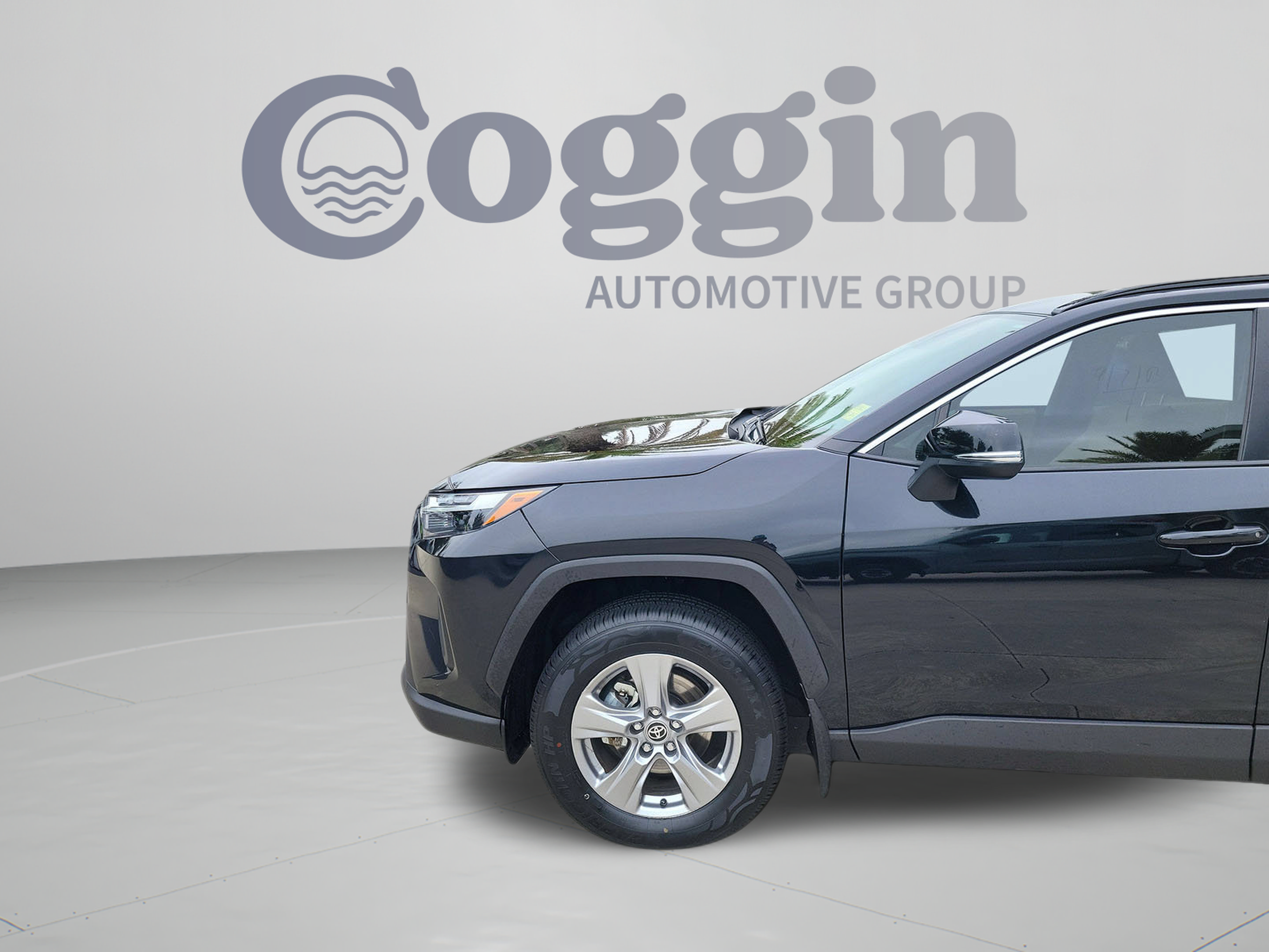Used 2025 Toyota RAV4 LE AWD/4WD image 28
