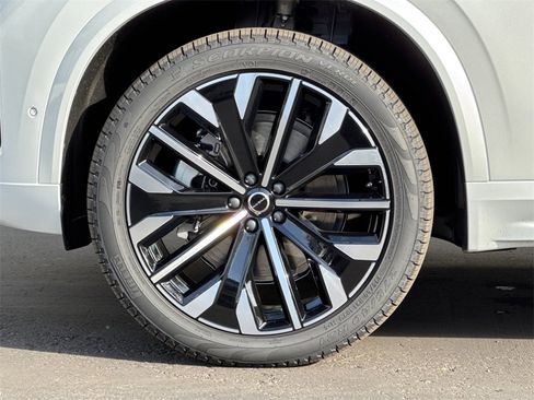 New 2026 Volvo XC90 B6 Ultra image 26
