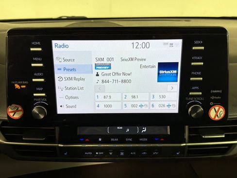 Used 2024 Toyota Sienna XLE image 28