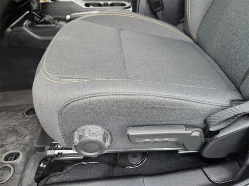 Used 2024 Jeep Wrangler Unlimited image 14