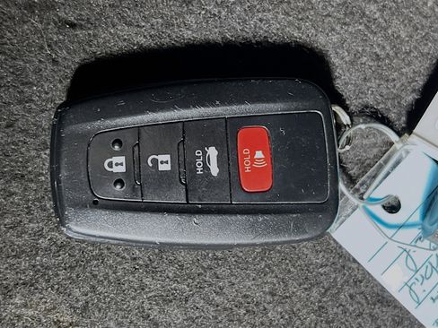 Used 2022 Toyota Corolla LE image 36