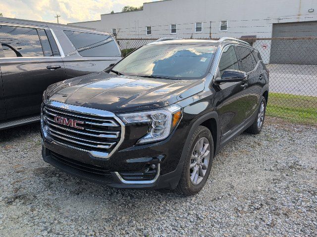 Used 2024 GMC Terrain SLT AWD/4WD image 1