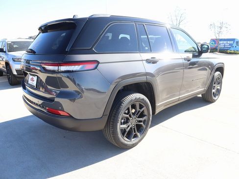 New 2025 Jeep Grand Cherokee Limited image 22