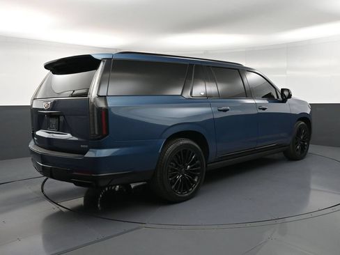 Used 2025 Cadillac Escalade ESV Sport Platinum AWD/4WD image 8