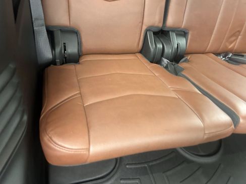 Used 2016 Cadillac Escalade Luxury AWD/4WD image 54
