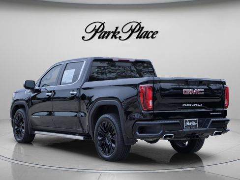 Used 2022 GMC Sierra 1500 Denali w/ Denali Premium Package AWD/4WD image 3