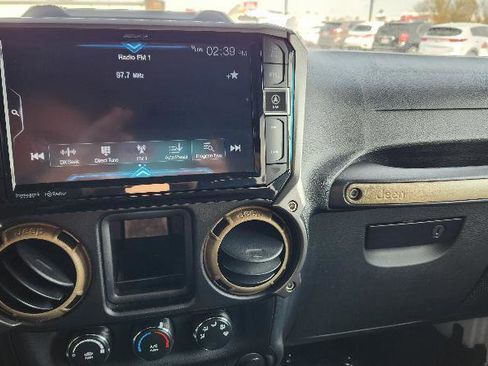 Used 2018 Jeep Wrangler Unlimited Sport AWD/4WD image 13