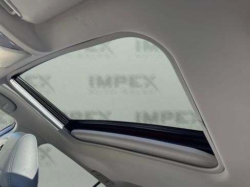 Used 2019 Toyota RAV4 Limited w/ Carpet Mat Package image 12