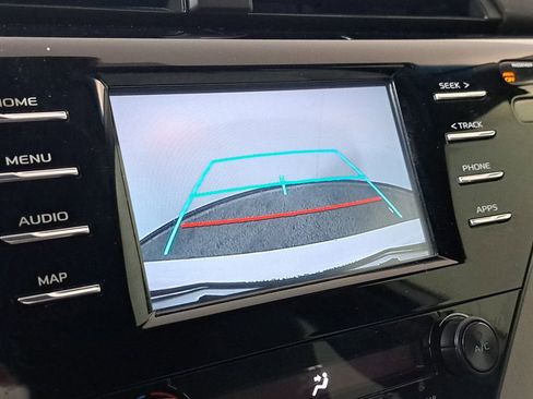 Used 2019 Toyota Camry SE image 18