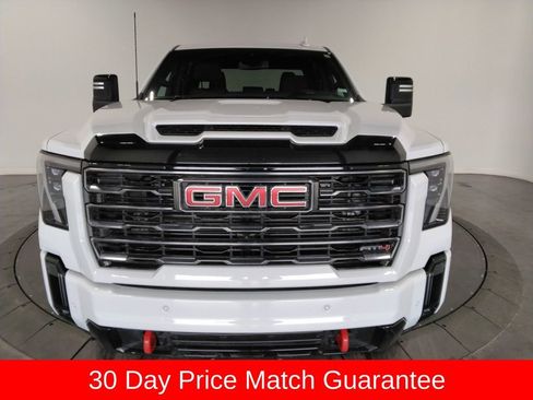 Used 2025 GMC Sierra 2500 AT4 image 2