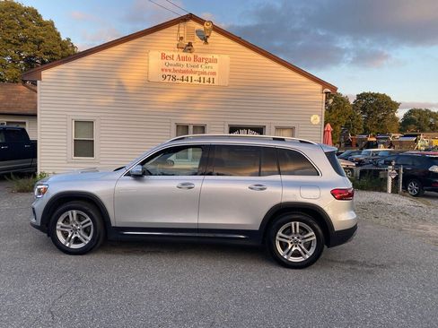Used 2020 Mercedes-Benz GLB 250 4MATIC image 2