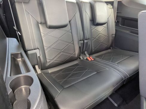 Used 2025 Volkswagen Atlas SE FWD image 30