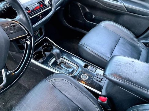 Used 2020 Mitsubishi Outlander SE image 13