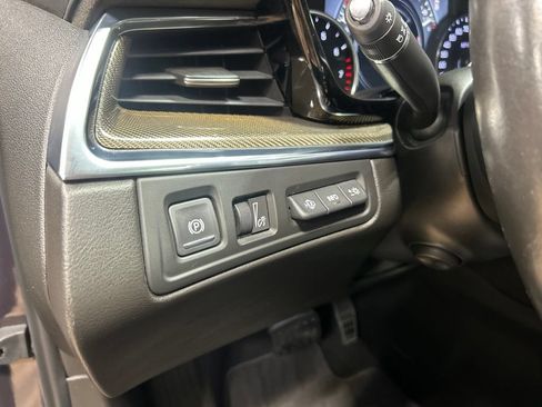 Used 2018 Cadillac XT5 Platinum AWD/4WD image 34