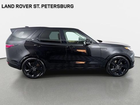 Used 2025 Land Rover Discovery Metropolitan Edition image 4