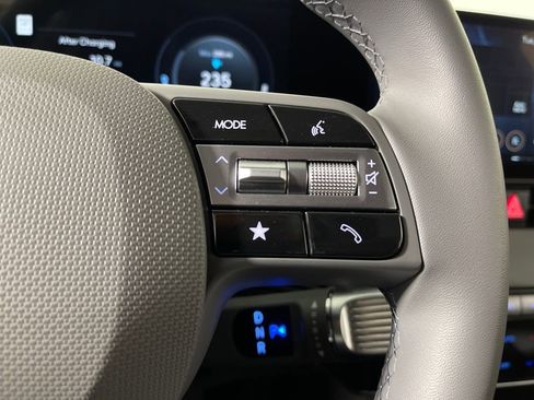 Used 2025 Hyundai Ioniq 5 SEL image 29