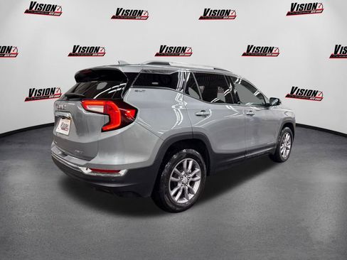 Used 2024 GMC Terrain SLT image 5
