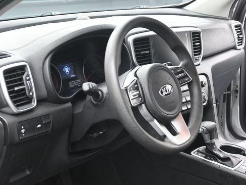 Used 2020 Kia Sportage LX image 14