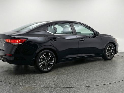 Used 2025 Nissan Sentra SV FWD image 9