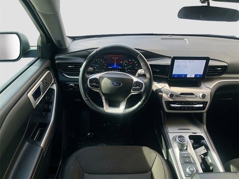 Used 2023 Ford Explorer XLT image 21
