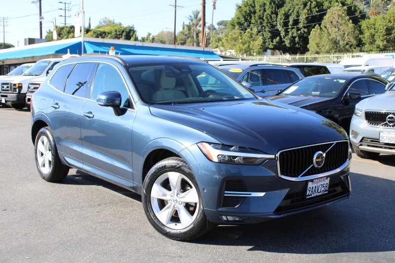 Used 2022 Volvo XC60 B5 Momentum FWD image 1