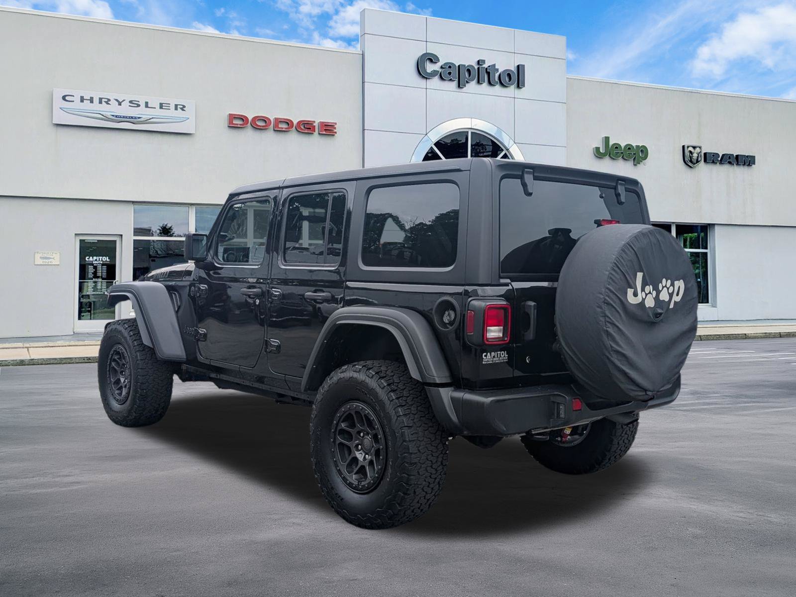 Used 2022 Jeep Wrangler Unlimited Sport w/ Xtreme Recon 35" Tire Package AWD/4WD image 5