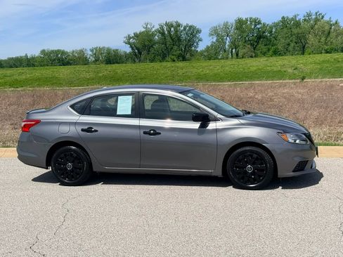 Used 2016 Nissan Sentra SV FWD image 27