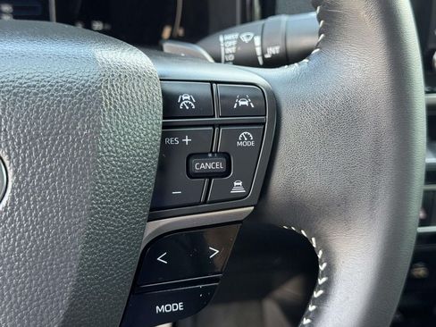 Used 2025 Toyota Camry SE FWD image 13