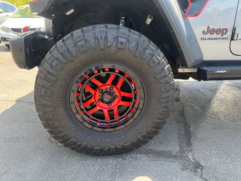 Used 2020 Jeep Gladiator Rubicon AWD/4WD image 39