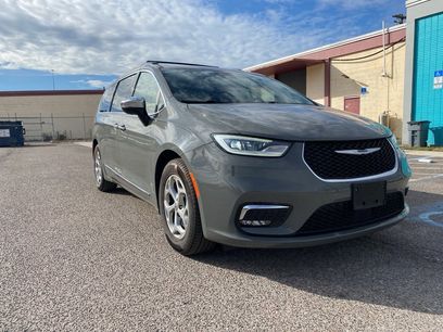 Used 2023 Chrysler Pacifica Limited