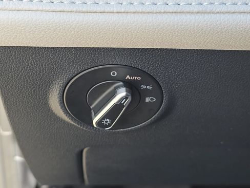 Used 2025 Volkswagen Taos S image 29