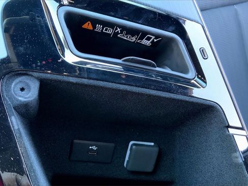 New 2026 Cadillac Lyriq V image 28