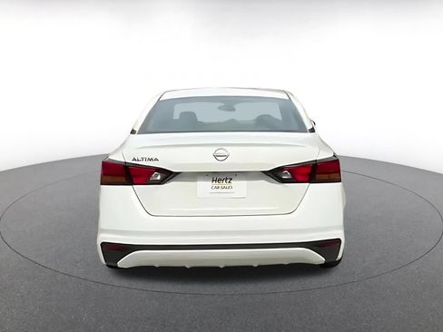 Used 2025 Nissan Altima 2.5 SV FWD image 12