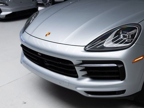 Certified 2023 Porsche Cayenne AWD/4WD image 32