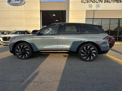 New 2026 Lincoln Nautilus Reserve w/ Jet Appearance Package image 6