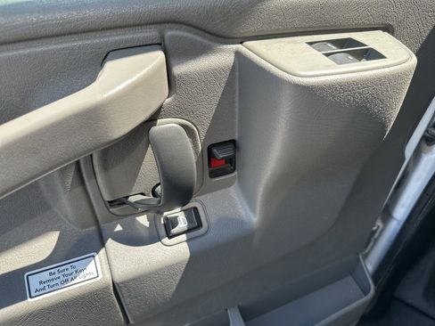 Used 2022 GMC Savana 3500 Extended w/ Power Convenience Package image 19