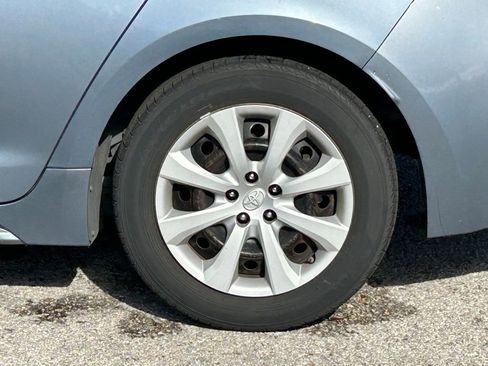 Used 2022 Toyota Corolla LE image 9