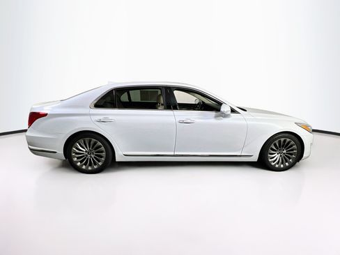Used 2019 Genesis G90 3.3T Premium RWD image 4