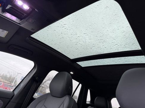 New 2026 Volkswagen Tiguan SE R-Line image 14