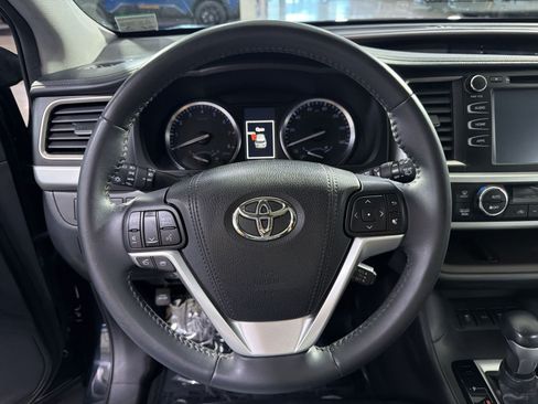 Used 2016 Toyota Highlander XLE AWD/4WD image 26