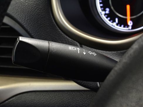 Used 2016 Jeep Cherokee Limited image 18