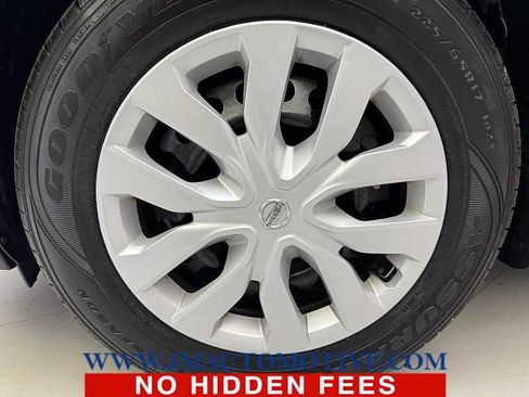 Used 2017 Nissan Rogue S AWD/4WD image 9