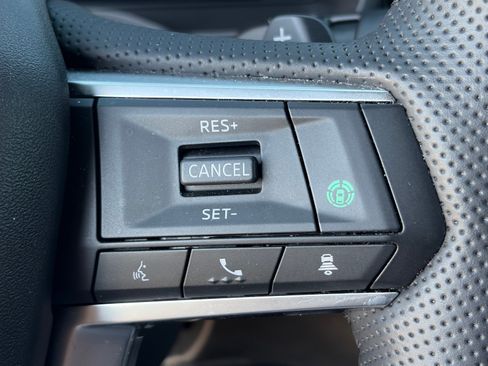 Used 2024 Mitsubishi Outlander FWD image 23