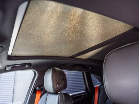 Certified 2026 Porsche Macan AWD/4WD image 19