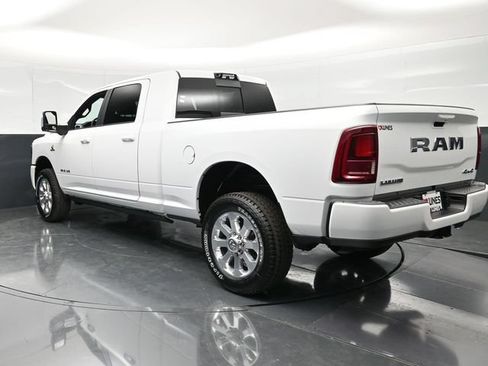 New 2026 RAM 2500 Laramie AWD/4WD image 9
