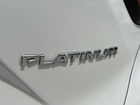 Used 2015 Nissan Murano Platinum w/ Platinum Technology Package FWD image 6